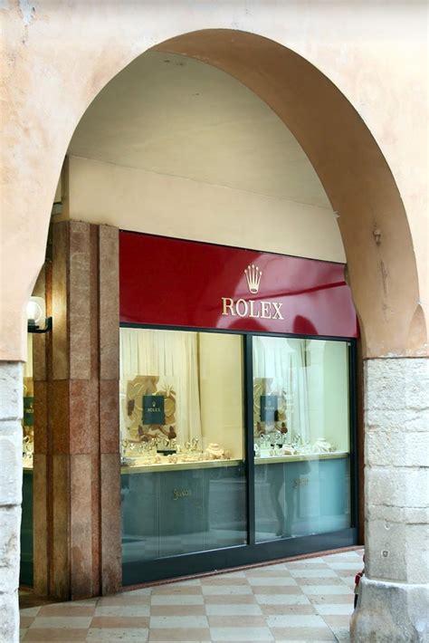 contrabbando rolex vicenza|‭Salvadori‬ in Galleria Porti Angolo Corso Palladio 2 36100 Vicenza.